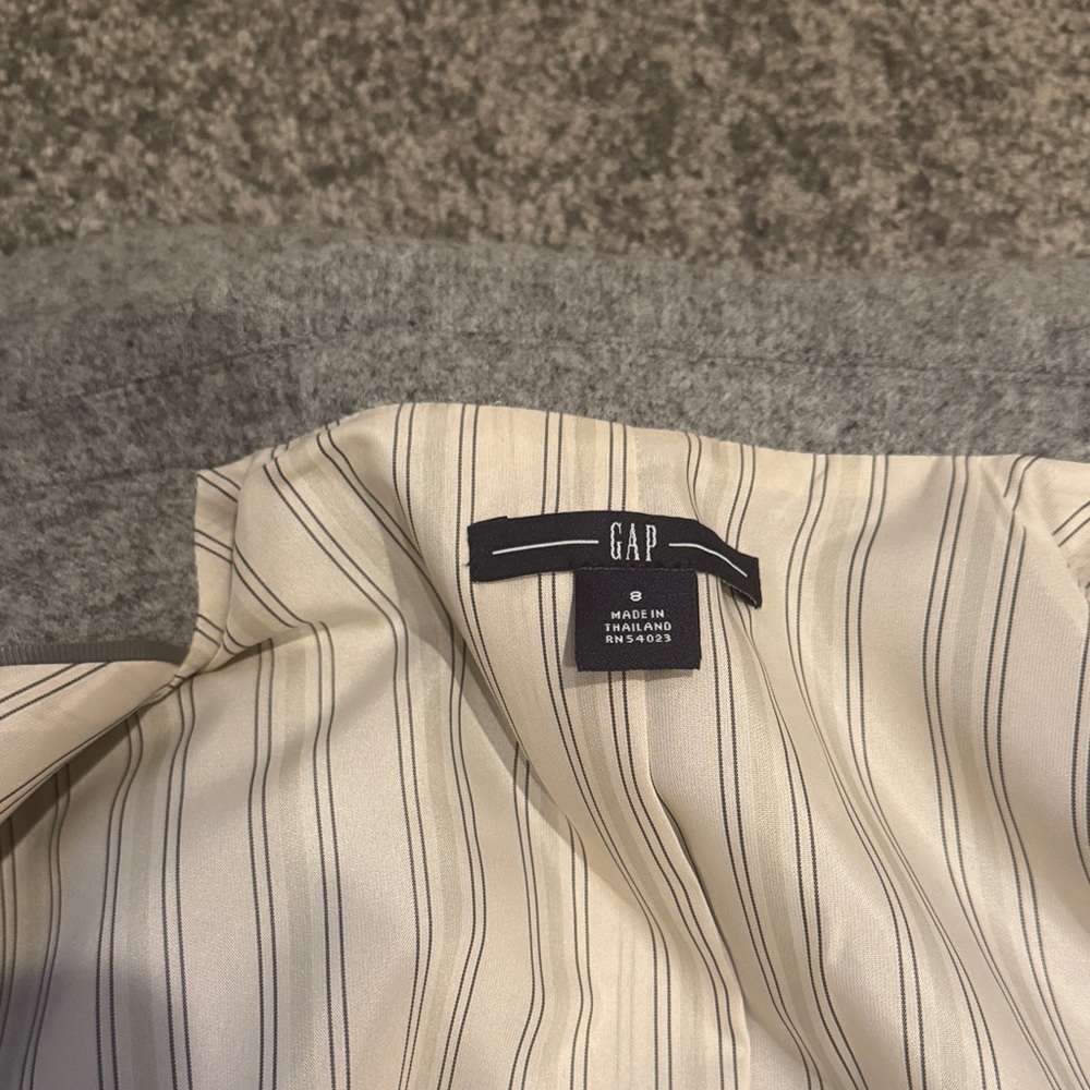 Gray Women's Blazer - Gap - Size 8 - Picture 4 of 5